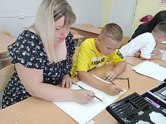 Сегодня, в День семьи, любви и верности, в Духовницкой школе имени Гурия Ивановича Марчука прошел круглый стол 